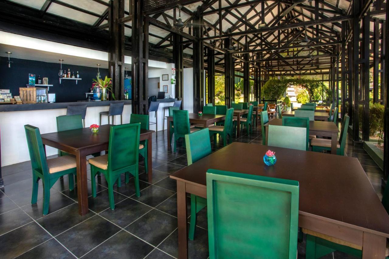 Tiki Villas Rainforest Lodge - Adults Only 乌维塔 外观 照片